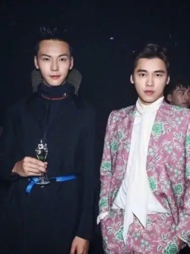 陈伟霆vs李易峰 不同面型差异化审美