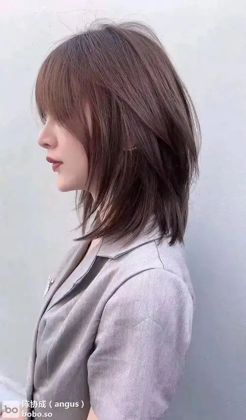 现在流行碎剪修颜中长发