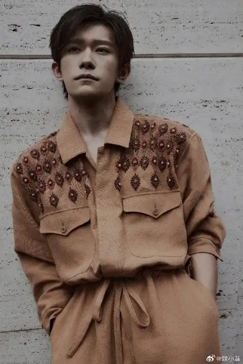 易烊千玺米兰神图