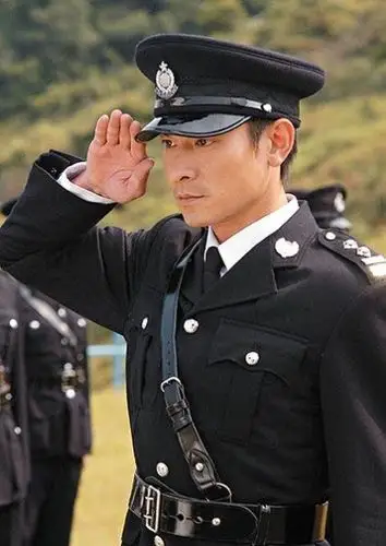 明星们的警服风采!