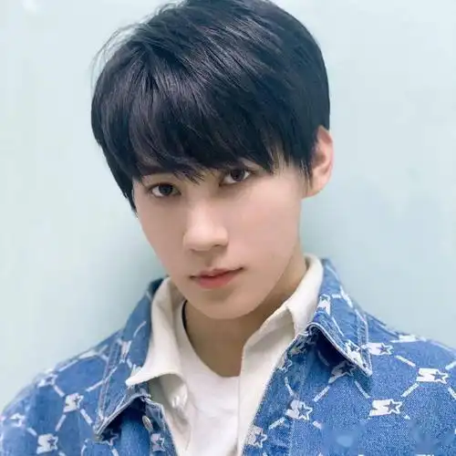 微信头像张真源张小斐