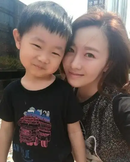 潘阳他儿子的照片