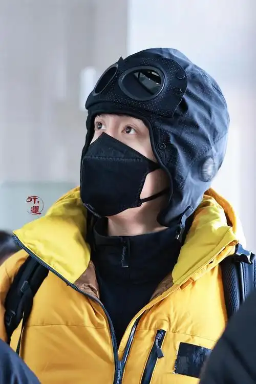 好好好咱们就是说谁能拒绝黄景瑜的魅力呀这哥完全就是我的理想型