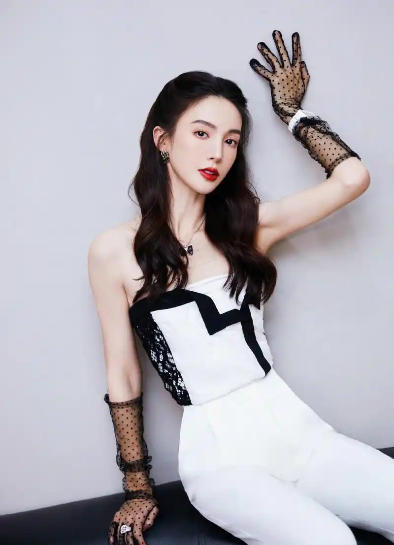 美女图——中国内地90后演员金晨