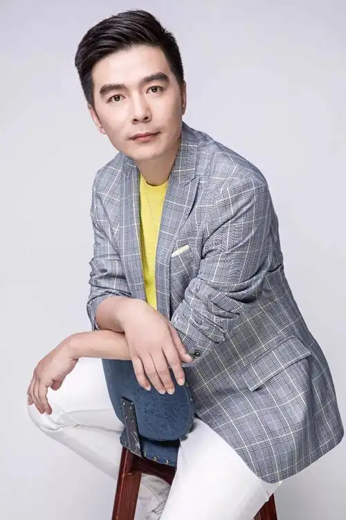 封面先生 | 演员胡光子:穷开心的40岁大男孩