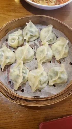 【携程美食林】沈阳老边饺子馆(中街店)餐馆,到机场比较早,先在机场四