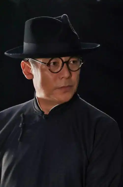 电影红星照耀中国热映佟凡诠释地下党员传奇色彩