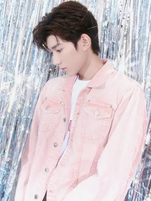 帅气明星,外套明星,牛仔明星,王源帅哥相关的明星图片,就上可爱美图网