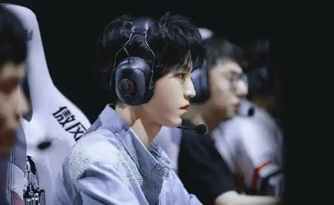 王俊凯献唱英雄联盟主题曲##王俊凯新歌成为英雄预告