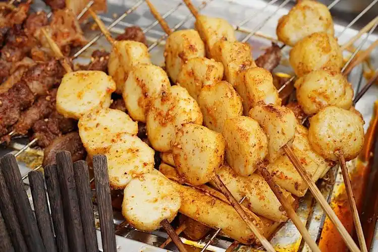 又来发我大东北风的烧烤了,当然只是我们家庭聚会自己烤啦…