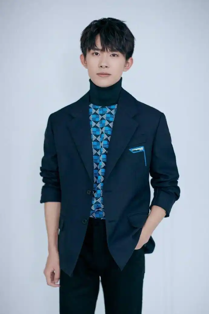 tfboys新闻190904易烊千玺男友力爆棚正装合集各种风格轻松驾驭