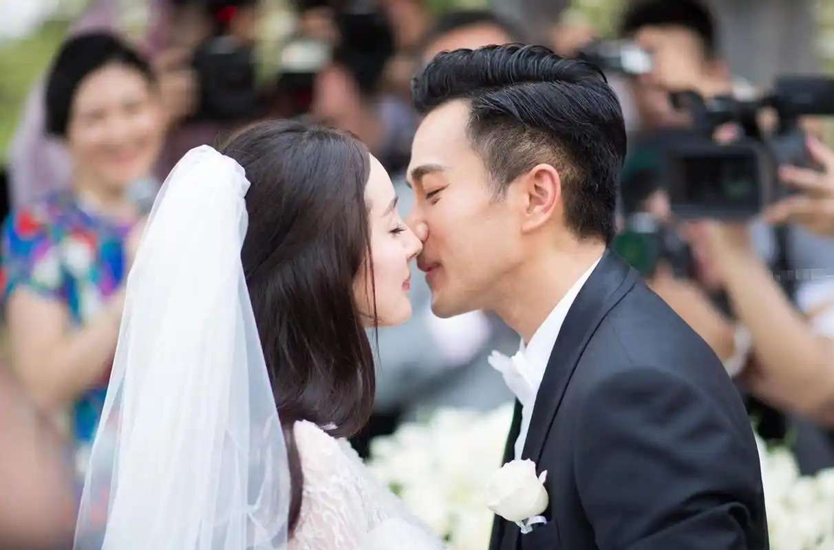 [比心]2018年,杨幂刘恺威对外宣布离婚,她带走了45亿,留下5亿给刘恺威