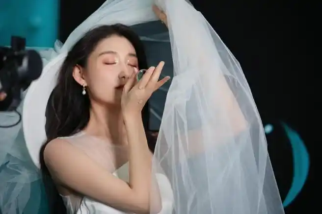 蒋依依水系神明少女大片##蒋依依水滴妆