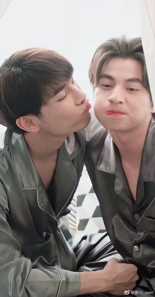 mewgulf[超话]# 有没有用苹果手机的. 来自黄智敏呀 - 微博