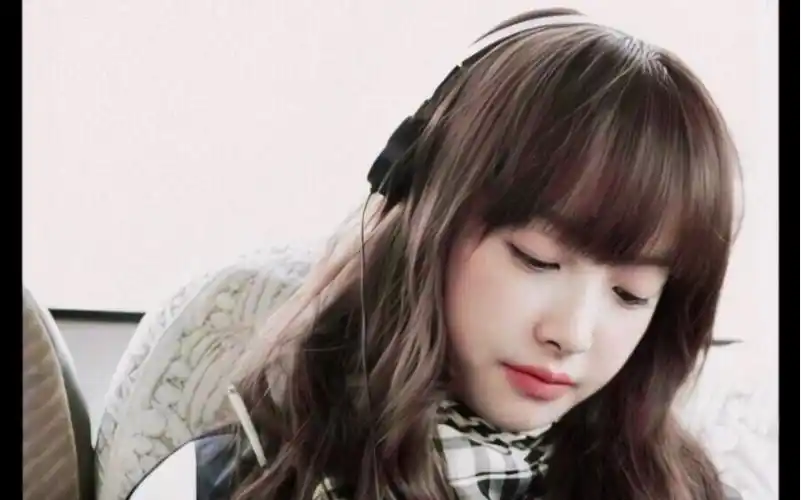 宋茜来看看惊艳了韩国的美貌20代长发的victoria有多美