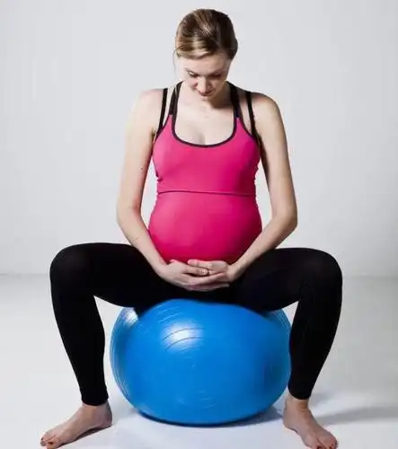 孕晚期,孕妈常做这些事,或许不用打催产素,也可以顺利分娩!