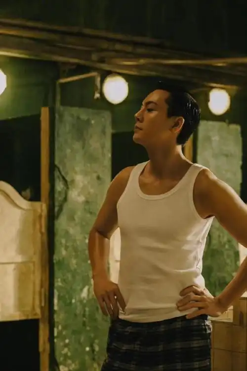 陈伟霆秀腹肌照##陈伟霆晒健身成果