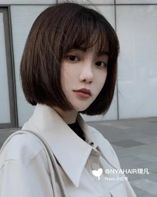 具有初恋感激起保护欲的甜美妹妹头