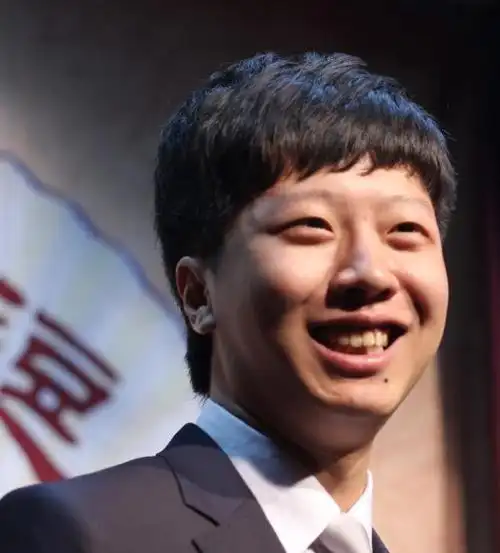 曝知名相声演员董建春娇妻出轨!给有妇之夫发私密照,原配刚产子