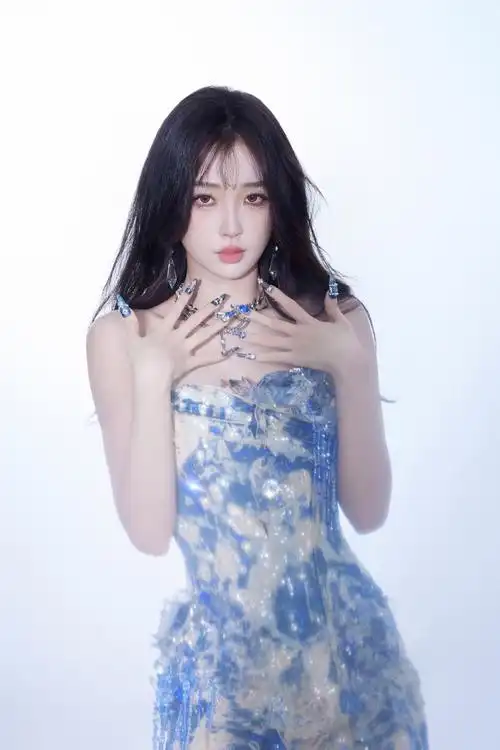 冷冽清泉于是无声降临92@虞书欣esther清新上线!