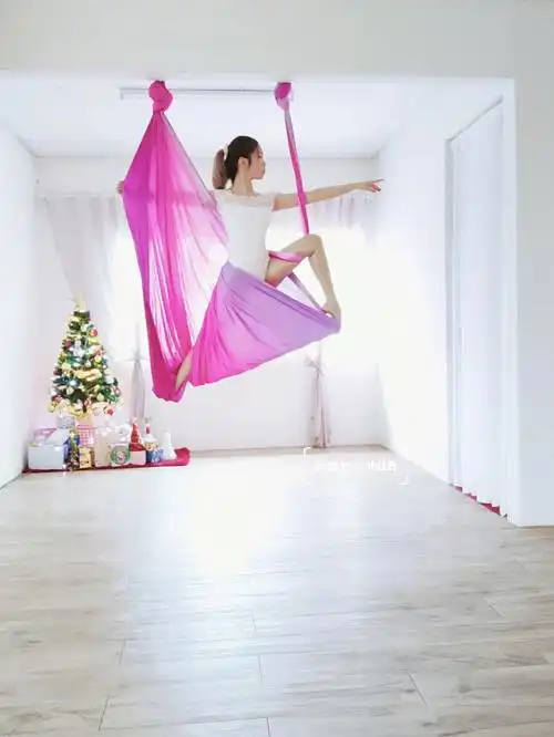 空中瑜伽之劈腿体式78