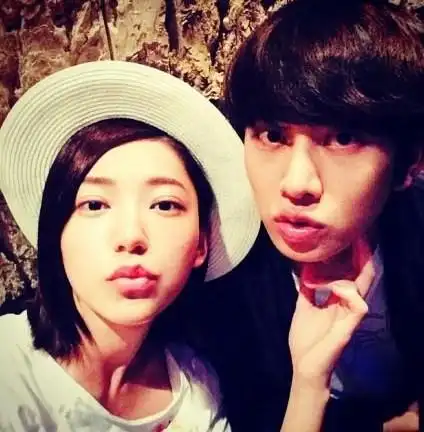 图金希澈和雪芙我们结婚了度蜜月遗憾女方未穿比基尼