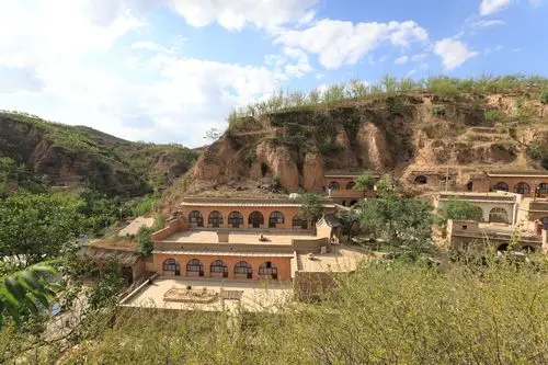 陕西吴堡柳青文化园开园 百名作家走进柳青故里