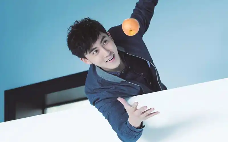 张睿帅气十足时尚杂志写真桌面壁纸