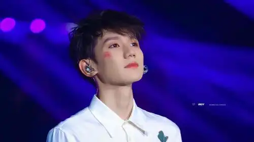 盘点王源舞台妆的小心机妆容