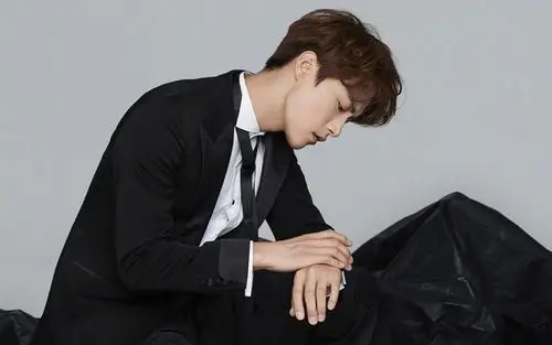 马天宇帅气有型西装写真图片桌面壁纸