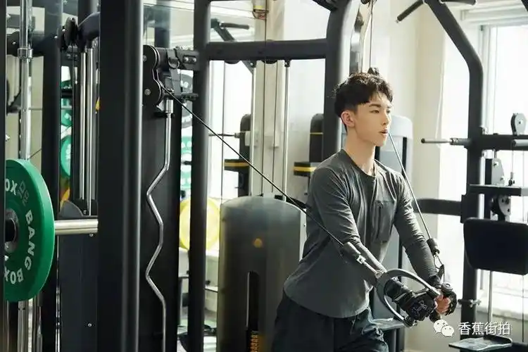 chicbanana郭俊辰之偶像的real穿衣日常day2健身房