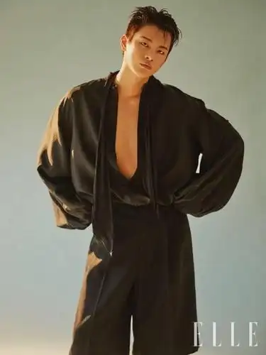 韩国艺人徐仁国最新杂志写真曝光