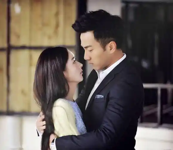 刘恺威终于承认最爱的人不是杨幂,3年前是奉子完婚,无奈娶了她_颖儿