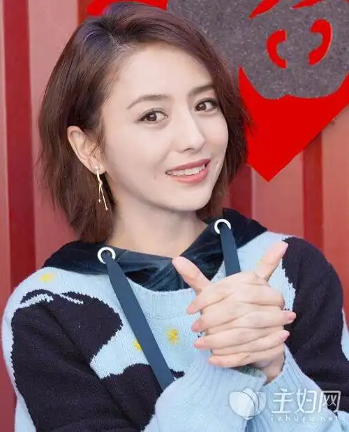 佟丽娅最新短发上线 越剪越短攻气十足