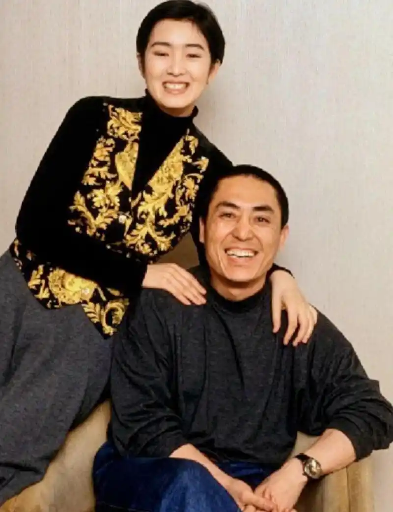 张艺谋和巩俐年轻时的照片