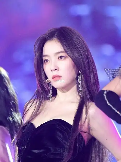 irene 我被击中了_抹胸_裴珠泫_娱乐_明星娱乐资讯