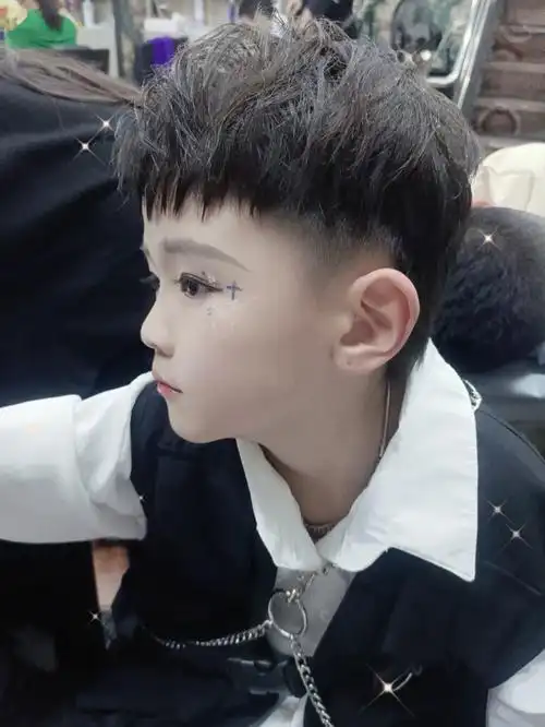 五岁男孩的街舞考核78