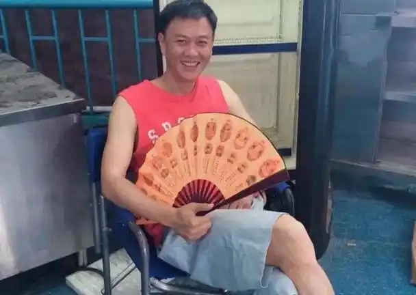 演员冯嘉怡:有三四百人的公司却甘愿当配角,54岁依旧没婚