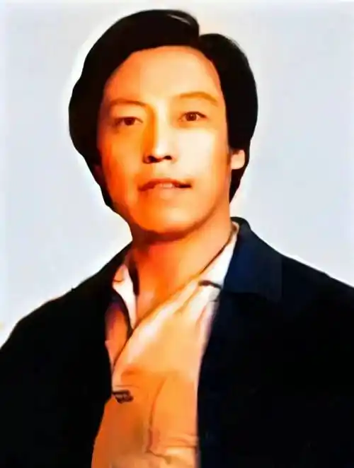 倪大红在这样的家庭中长大,他从小就对父亲倪正华非常崇拜.