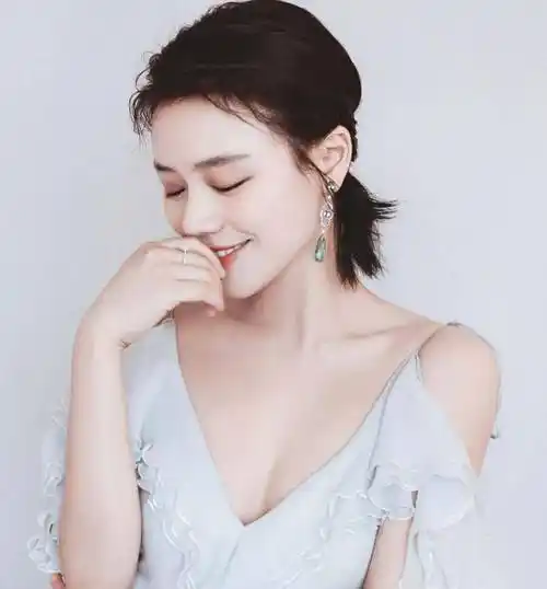 33岁马思纯近照瘦太多!