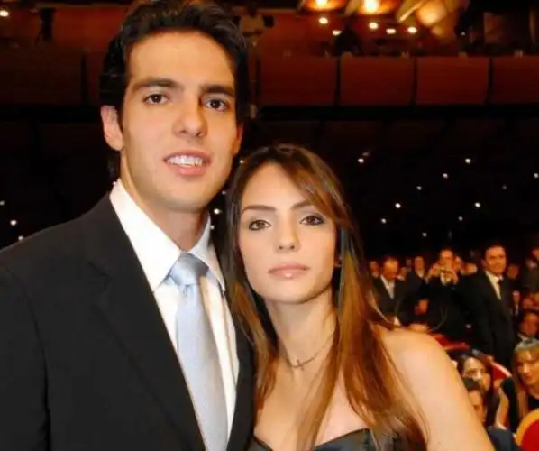 卡卡最新女友有多美网友足坛最漂亮老婆美的令人窒息