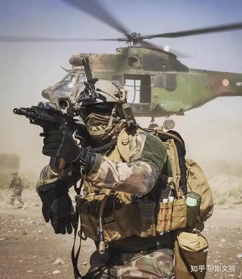 其中第4,5中队还要负责法国国家宪兵特勤组gign和黑豹特警raid等特警