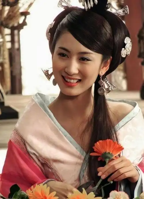 "媚骨天成"郭珍霓:26岁美过佟丽娅,如今退圈8年感情成迷