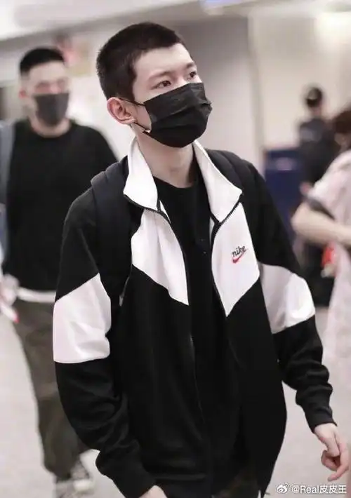 啊,欧阳娜娜也已经从伯克利毕业了,那王源呢?毕业了吗?