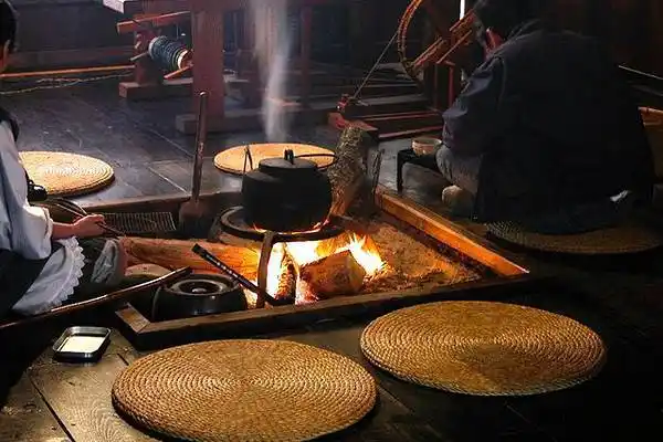 便有了围炉夜话,煮酒烹茶.