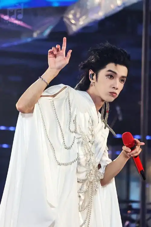 2023华晨宇火星演唱会#原来神仙也是这样萌萌哒华晨宇超话