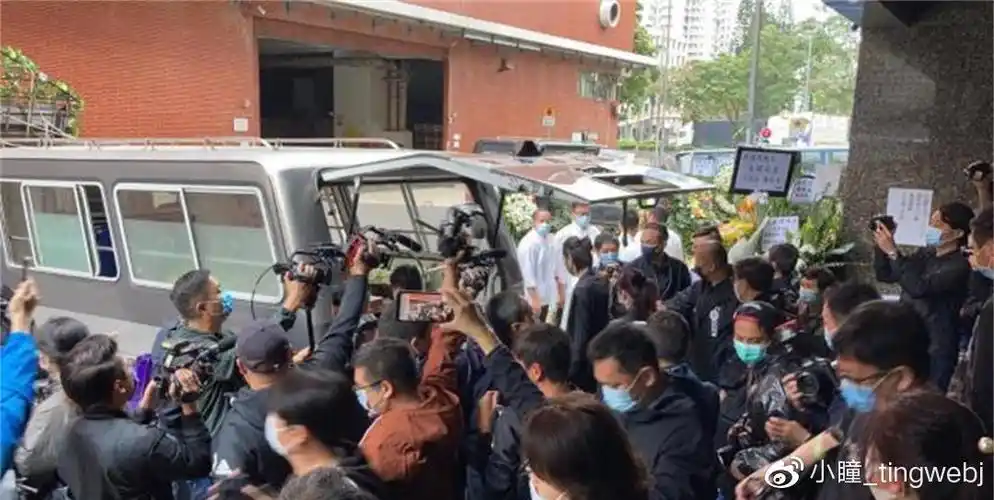 吴孟达的遗体告别仪式上出现了让人愤怒的一幕