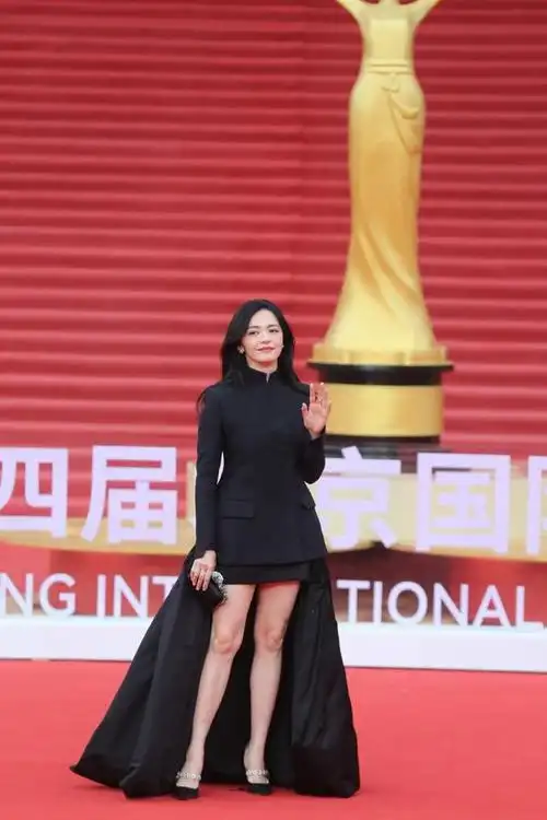 "杨紫官配"邓为以前玩得这么花吗?与前女友"情趣"细节