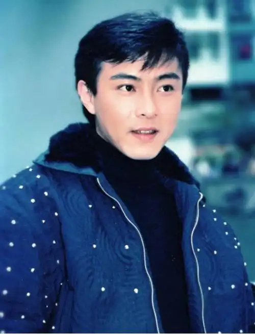 20岁的张卫健这些照片你一半都没见过