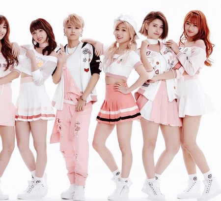 蜜蜂少女队发新歌大玩电音 新人王宫阁助阵让人激动